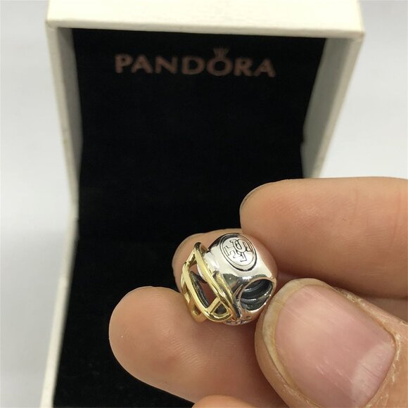 ✨🔥Pandora San Francisco 49'rs Football Helmet Charm - Picture 7 of 8
